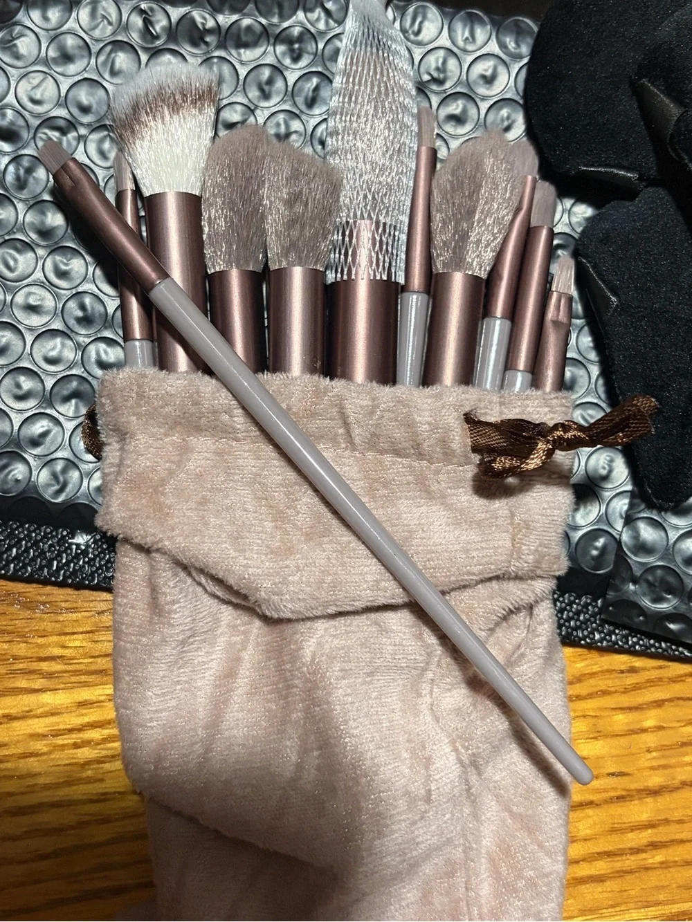 Rose Gold Makeup Brush Set with Soft Pouch